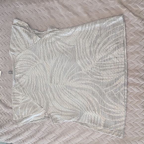 WHBM Ailver Palm Tee - Picture 6 of 6